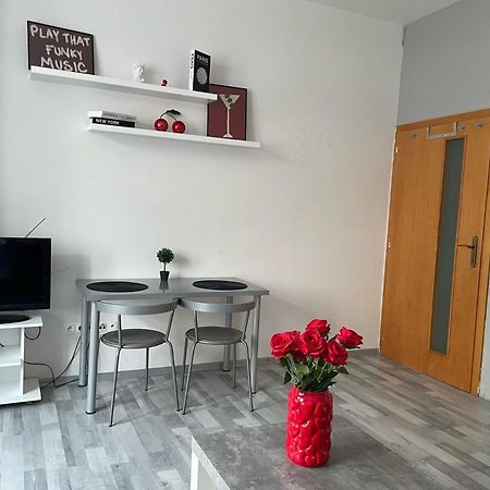 Tiffany Apartment In The City Center Pozsony Kültér fotó