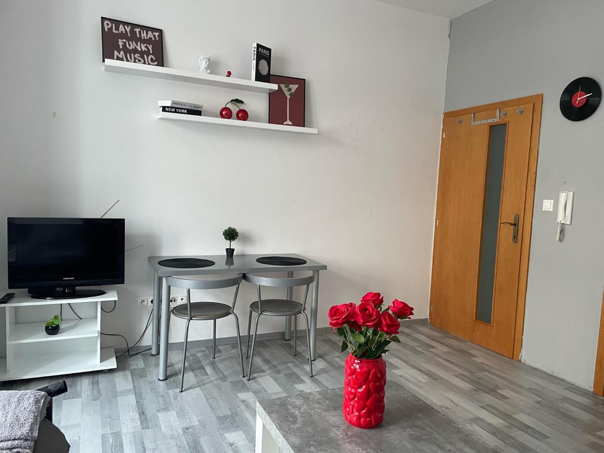 Tiffany Apartment In The City Center Pozsony Kültér fotó