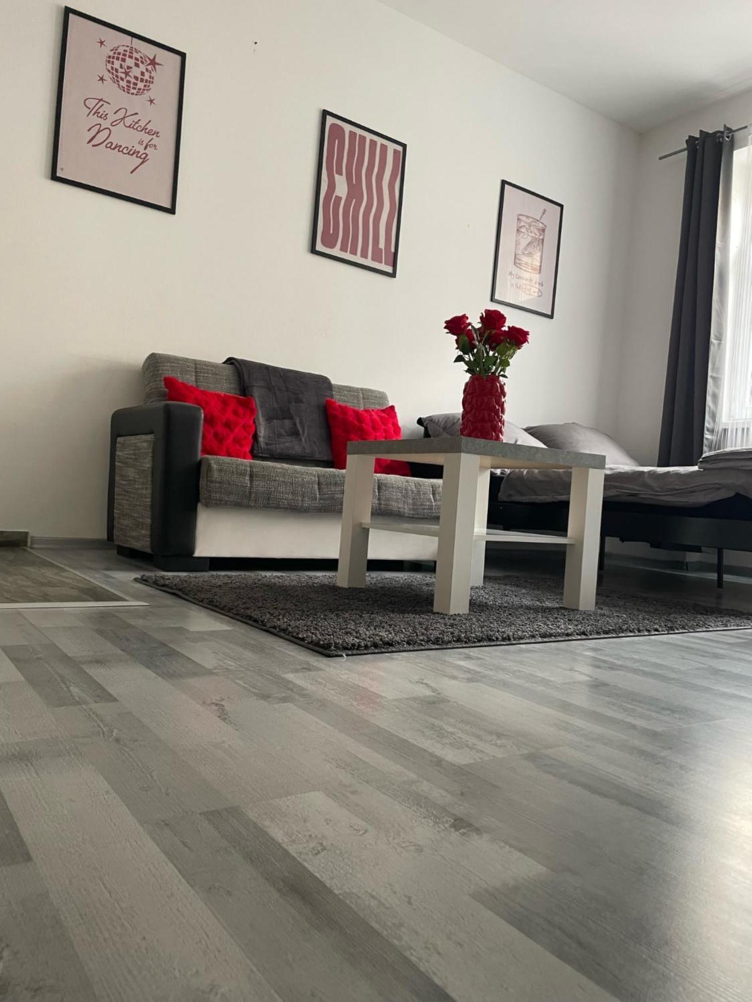 Tiffany Apartment In The City Center Pozsony Kültér fotó